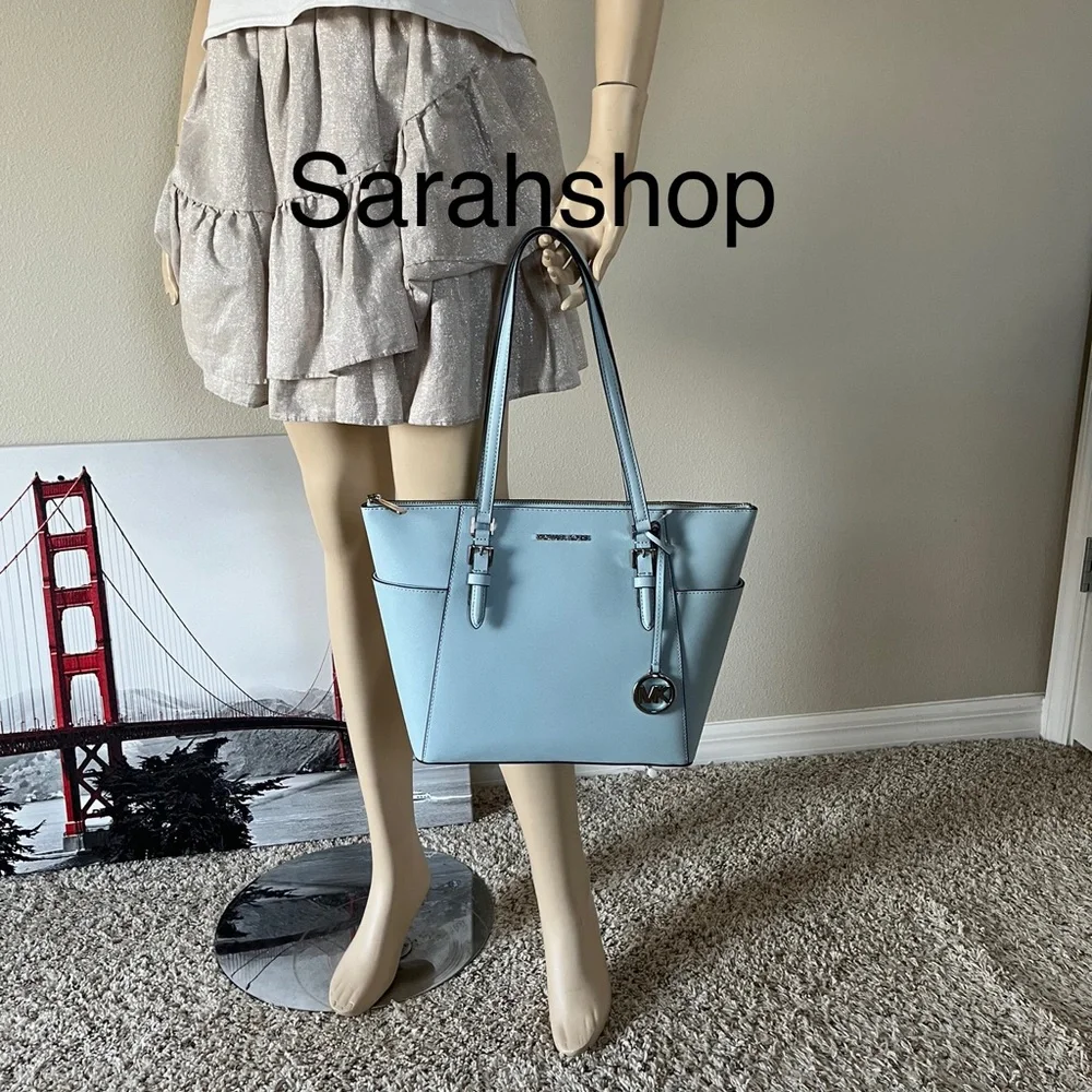 🌼Michael Kors Purse - Picture 7 of 13